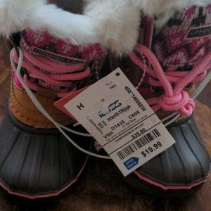 LONDON FOG toddler Size 6 snow boots NWT